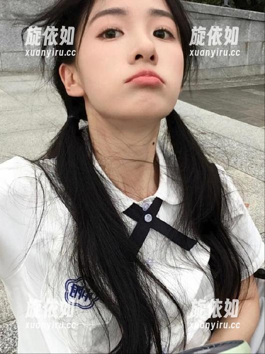 花漾show - 探索梦心月学姐的独特风格，精彩图集资源让您爱不释手.txt