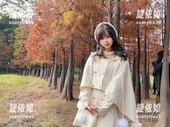 动感与优雅：萌芽儿o0高跟鞋COS图包的独特视觉体验.txt
