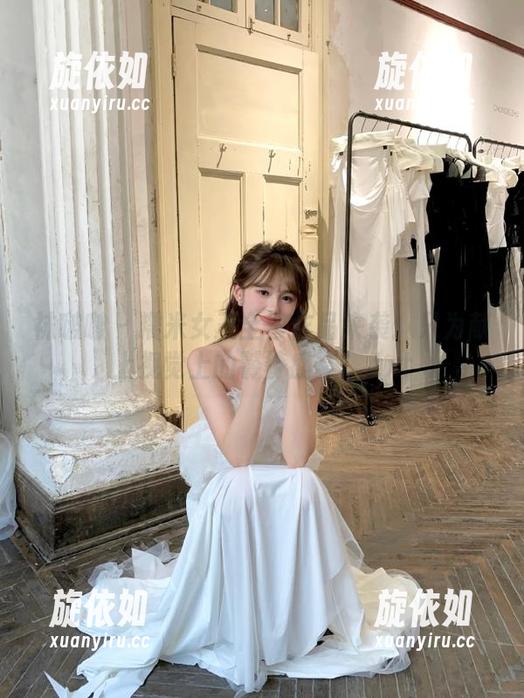 袜啵啵 - 糯米女王全套作品来袭：只为献上视觉上的饕餮盛宴！.txt