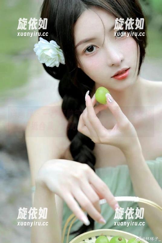 语画界 - 一秒变帅气的秘籍：徐莉芝女神壁纸合集，来吧，拜师学艺！.txt
