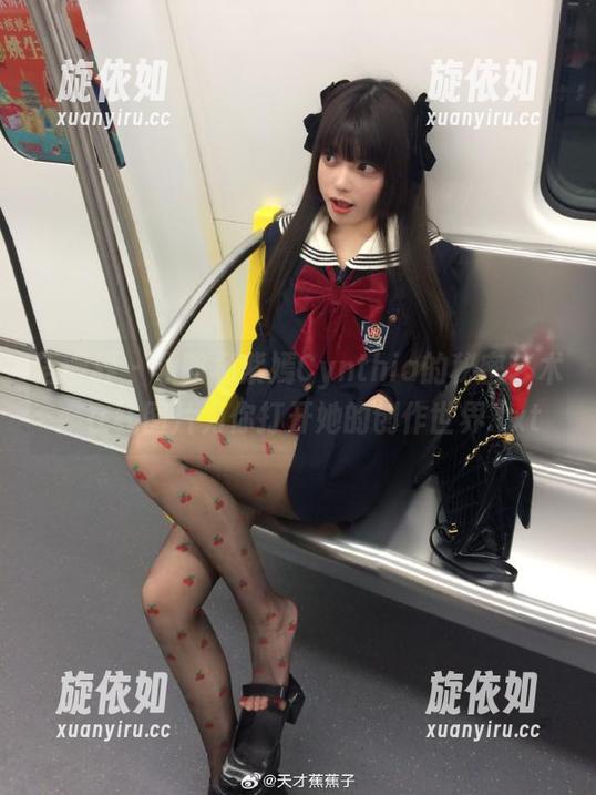 语画界 - 领略杨紫嫣Cynthia的秘密艺术：在线图片为你打开她的创作世界.txt