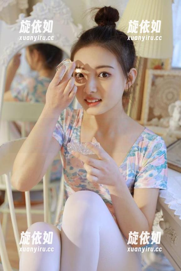 语画界 - 波巧酱倾情演绎连衣裙魅力，原图下载助你锁定时尚潮流.txt