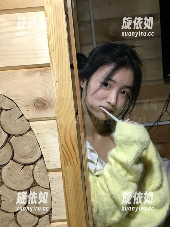 微密圈 - 轩子巨2兔全新写真更新，圣诞白色马油袜点亮你的冬日灵感.txt
