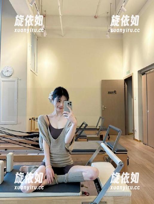 原图写真回顾：轻兰映画用水手服黑丝诠释青春的无限可能.txt