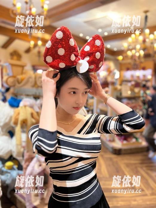 微密圈 - 福利与美丽并存，辣妈女神连衣裙写真带你走进时尚新天地.txt