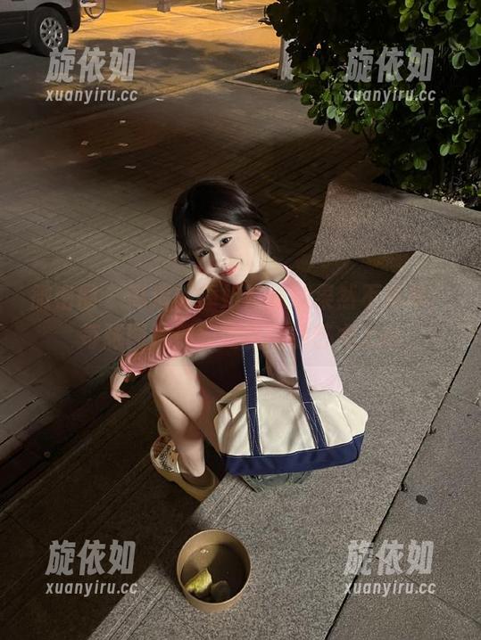微密圈 - 高清铁锤姐姐妹妹果然不简单，每张图片都宛如流动的艺术.txt