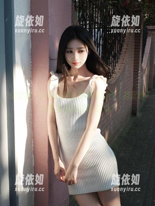微密圈 - 铁锤姐姐最新福利图包，裸足诱惑尽显你的想象力.txt