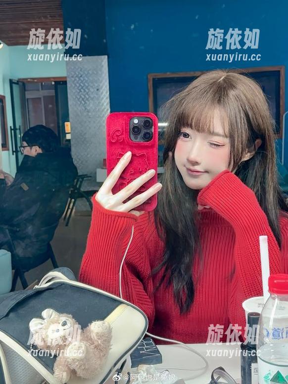 与阿包也是兔娘一同漫游粉色世界，图包合集带你走进她的梦境！.txt