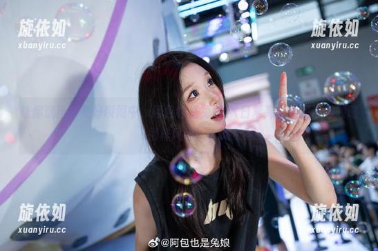 让你沉浸在美好瞬间中，阿包也是兔娘JK日常高清图包带你领略别样风情！.txt