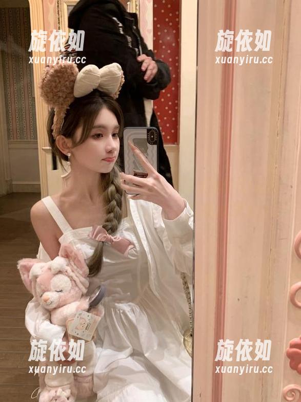 微密圈 - 踏上油亮之路，陈妮妮UNI新写真集更新：丝足2.0让你不再孤单.txt