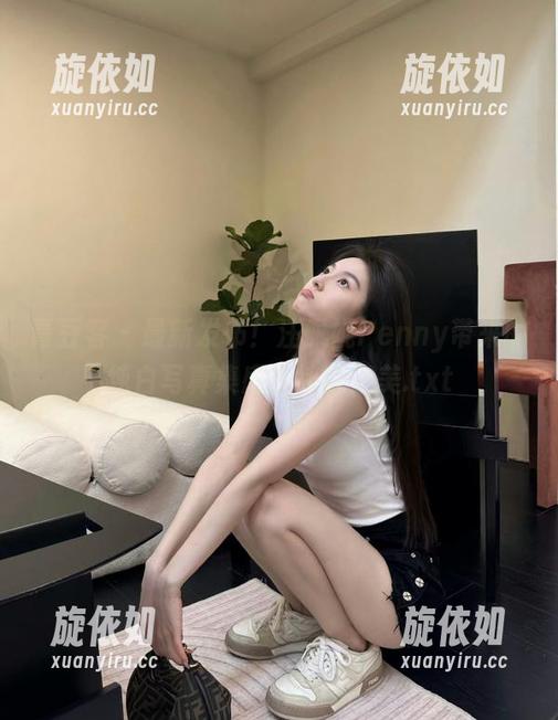 青豆客 - 最新发布！汪佩妮Penny带来的纯白写真集感受纯粹之美.txt