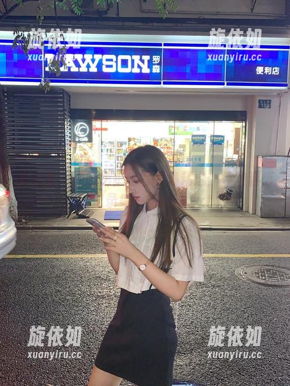 青豆客 - 谭晓彤护士写真集精选：怀抱温情，记录每一刻感动.txt