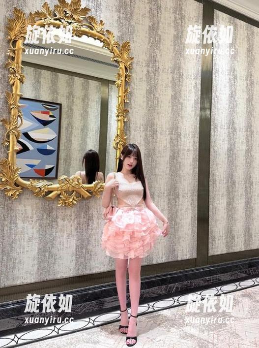 青豆客 - 感受谭晓彤的女仆风采，精彩美图更新带来的视觉盛宴！.txt